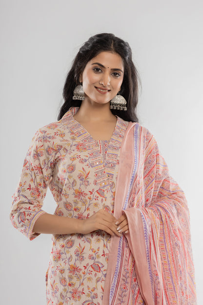 Off White Kurti Pant Set With Dupatta